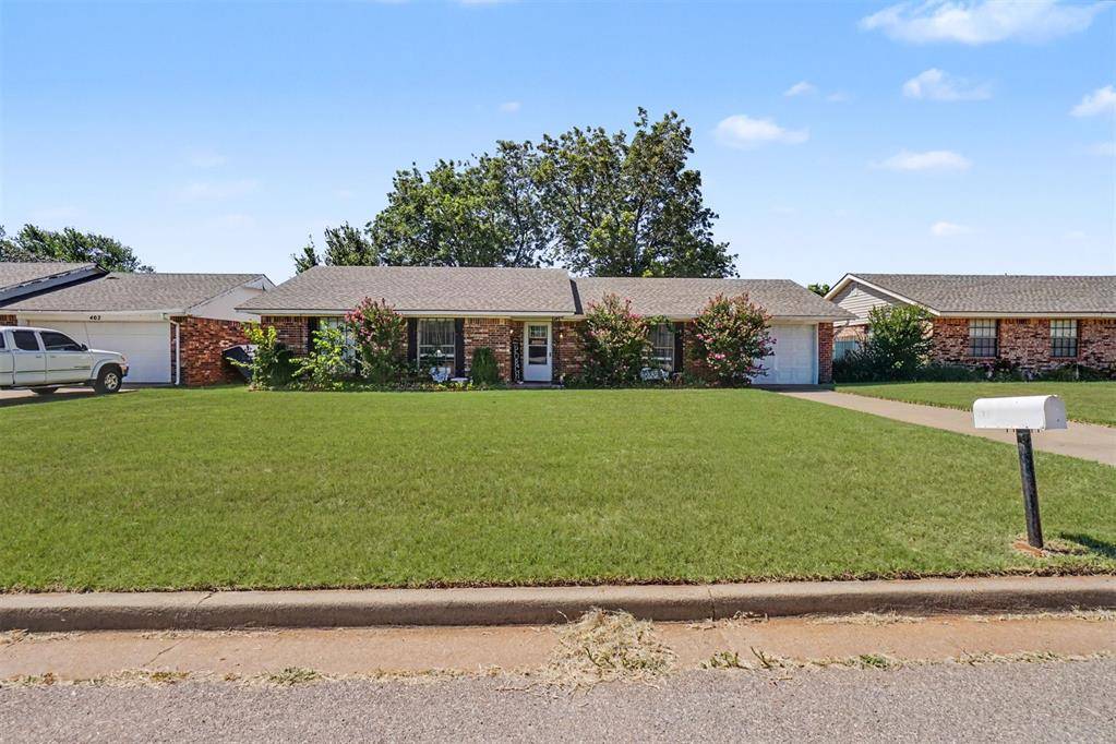404 Kimberly DR, Elk City, OK 73644