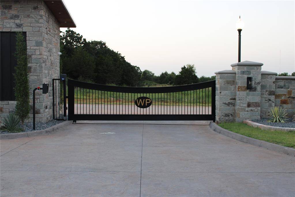 8101 W Wilshire Park DR, Oklahoma City, OK 73111