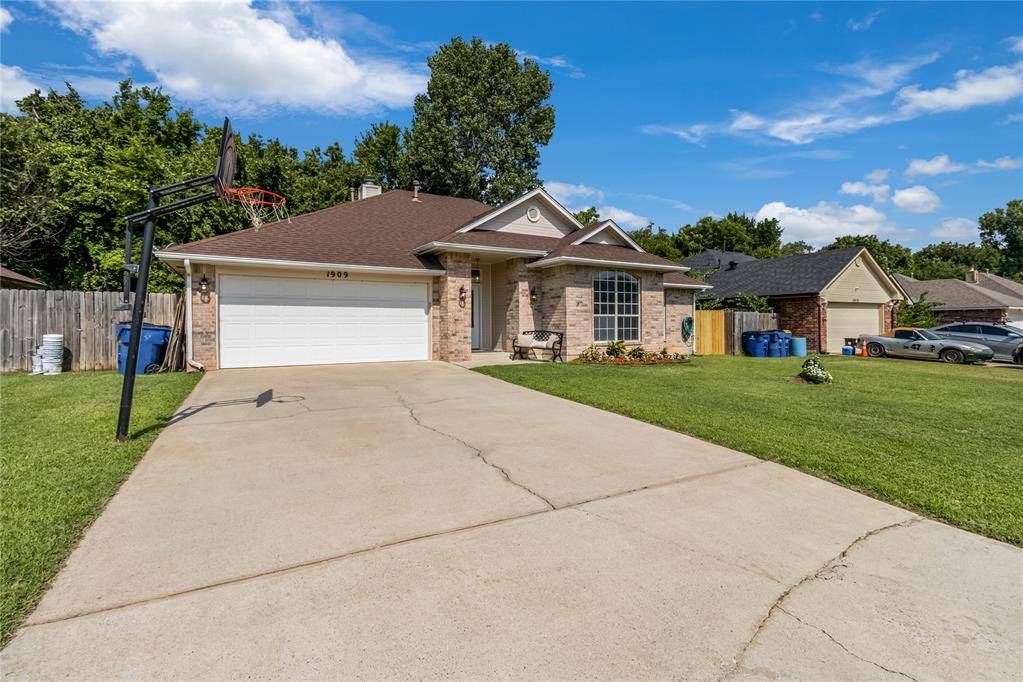1909 Cherokee TRL, Choctaw, OK 73020