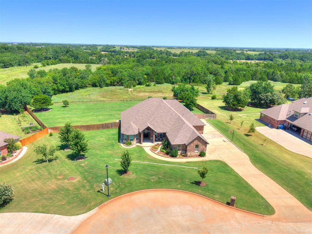 3001 Firefly DR, Norman, OK 73071