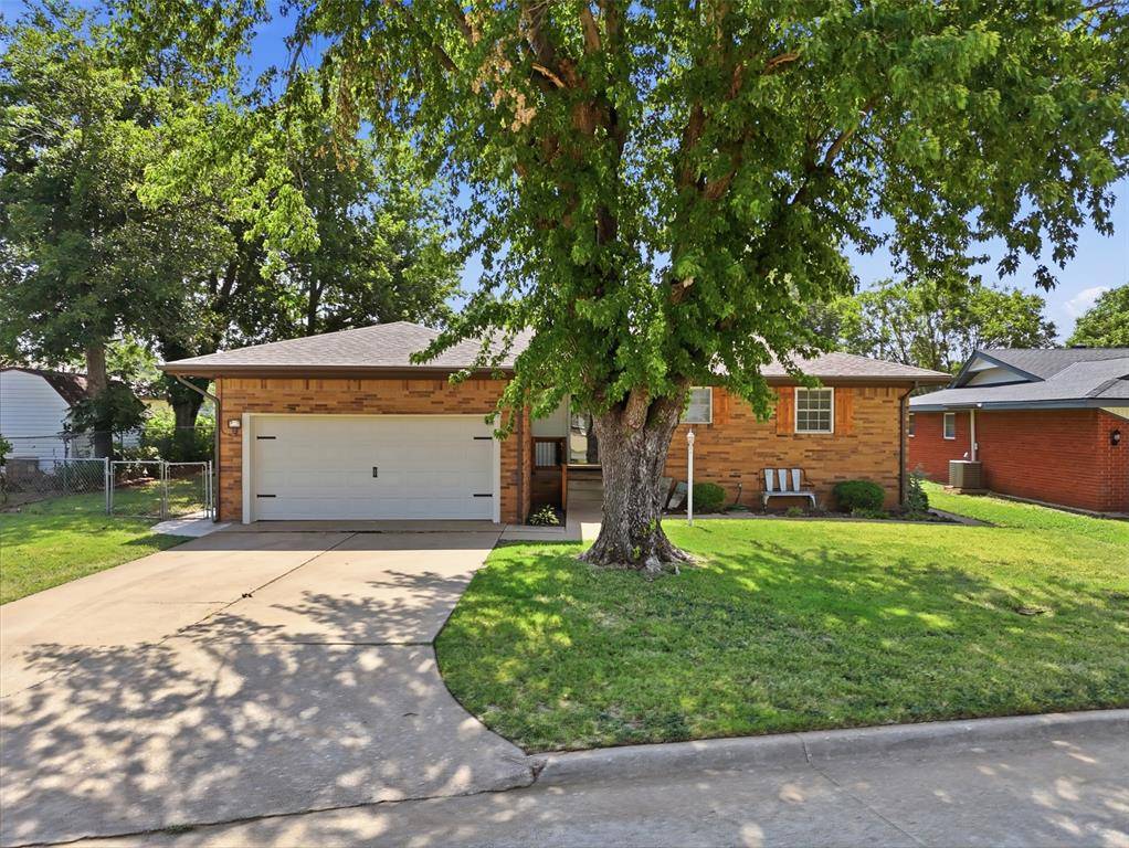 1113 Clearview DR, Kingfisher, OK 73750