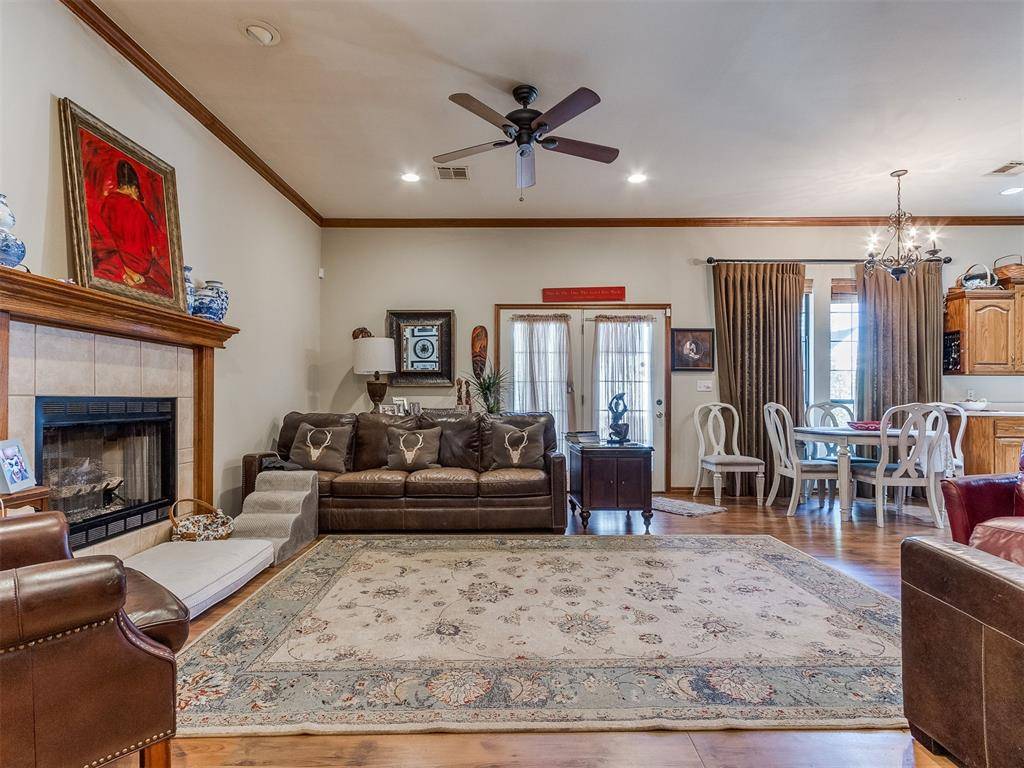 1404 N Canyon WAY, Guthrie, OK 73044