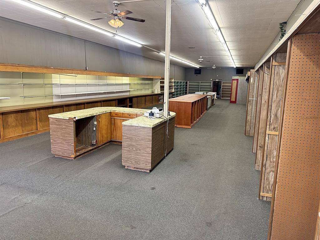416 Frisco AVE, Clinton, OK 73601