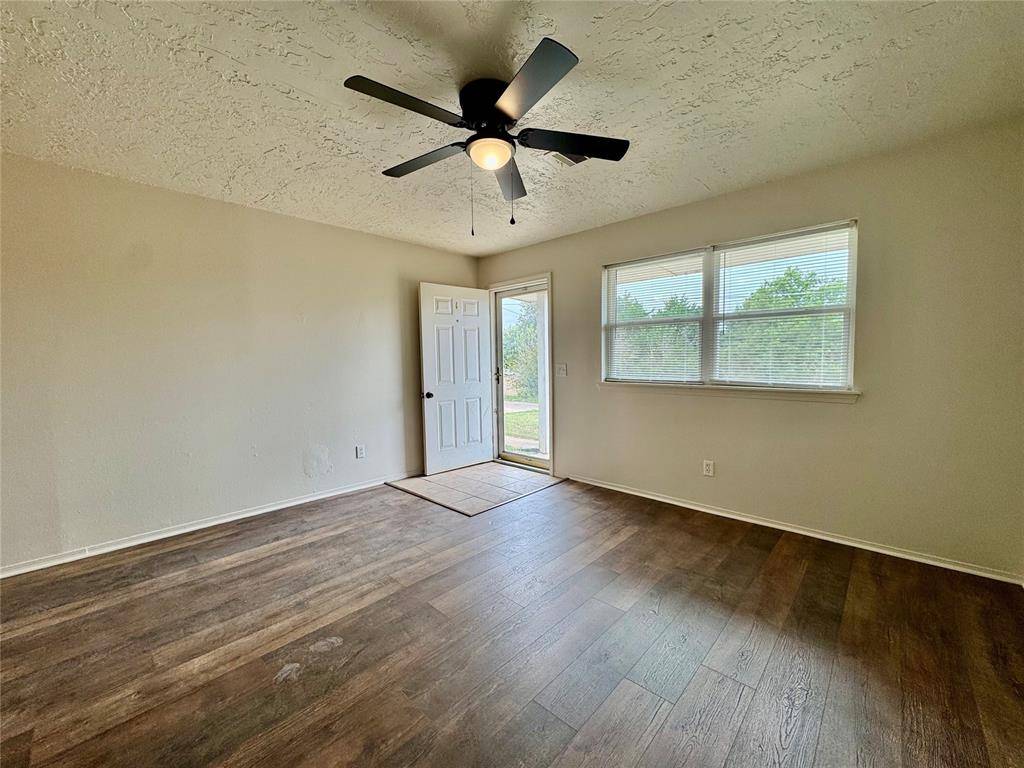 419 E 3rd ST, Hydro, OK 73048