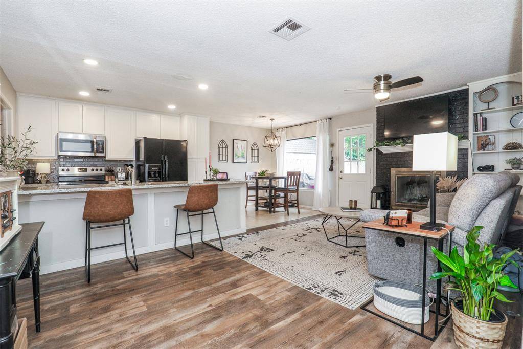 12301 SW 15th TER, Yukon, OK 73099