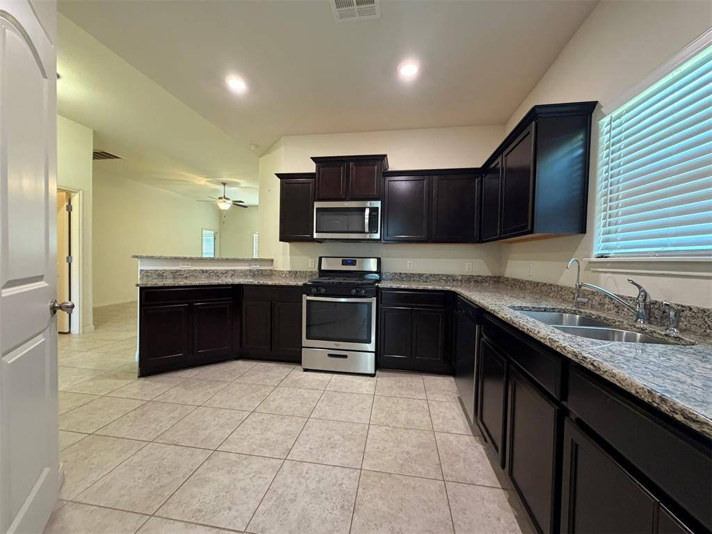 3101 Copan CT, Yukon, OK 73099