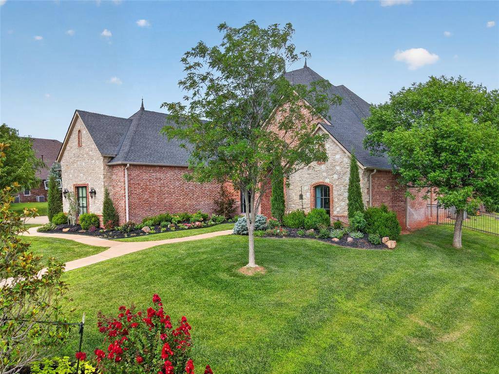 22002 White Pine CIR, Edmond, OK 73012