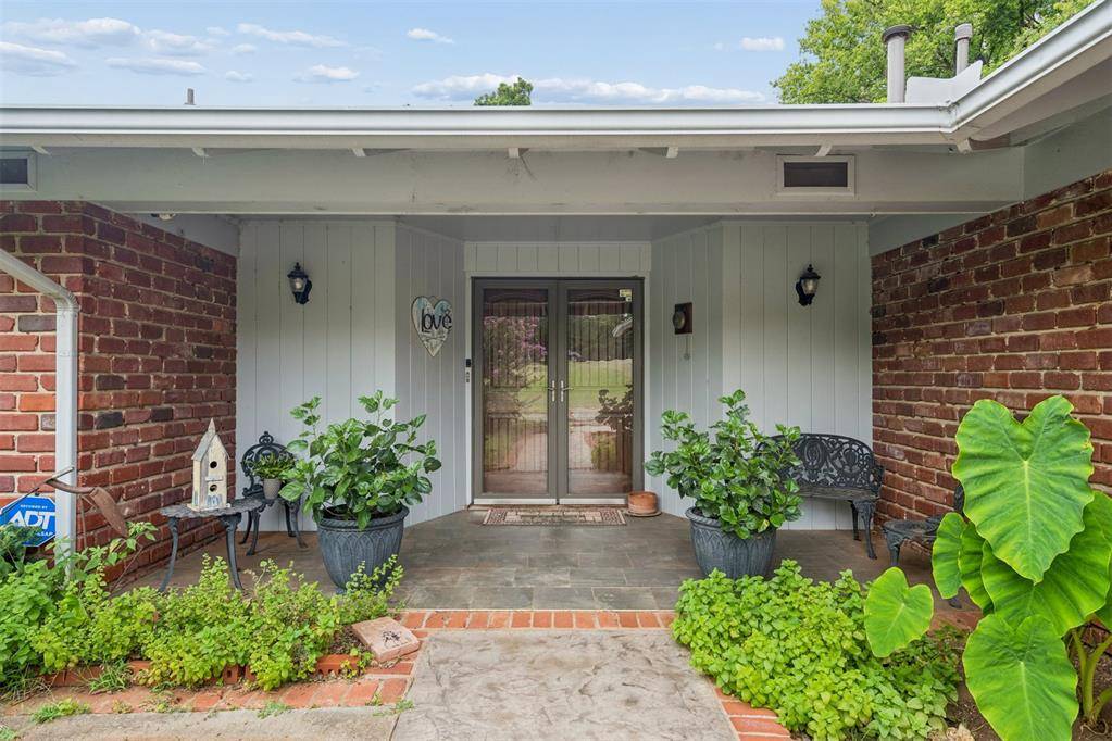 9409 SILVER LAKE DR, Oklahoma City, OK 73162-7526