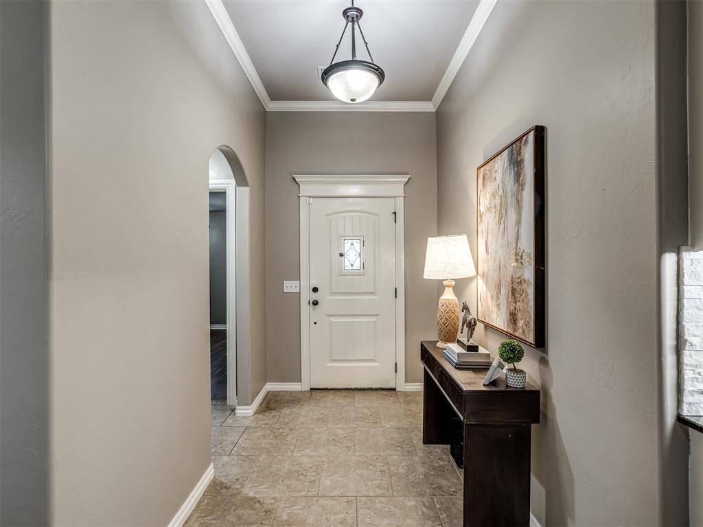 4901 Wister LN, Edmond, OK 73025