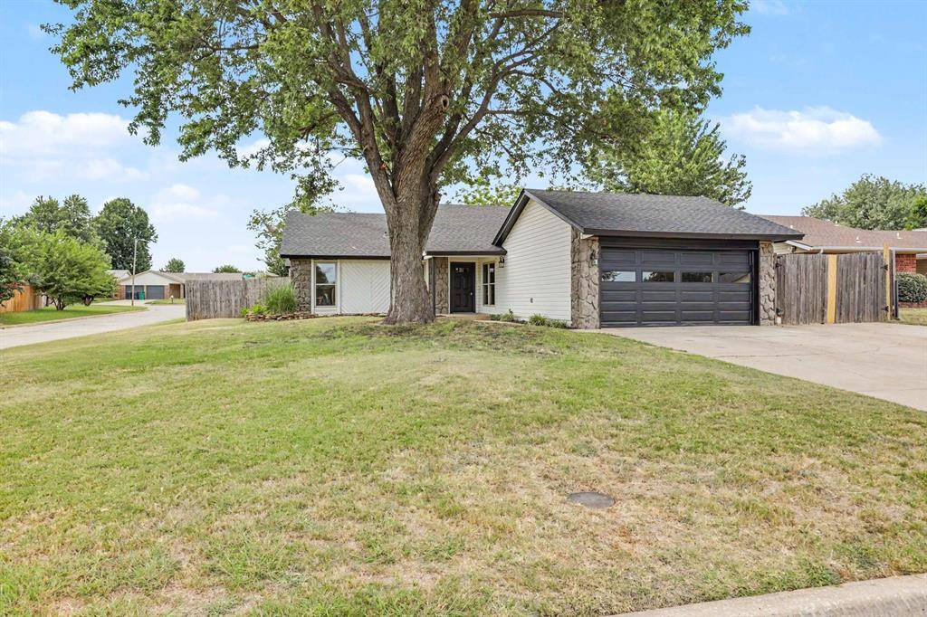 10333 Glascow DR, Yukon, OK 73099