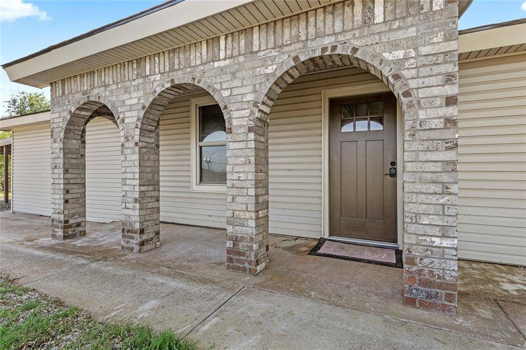 523 S 1st ST, Lookeba, OK 73053