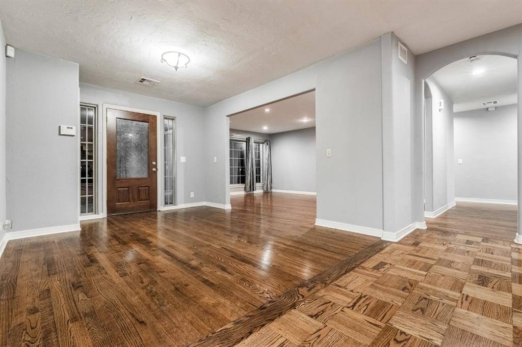 1906 Dorchester DR, Oklahoma City, OK 73120