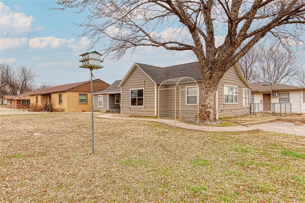 400 N 6th ST, Weatherford, OK 73096