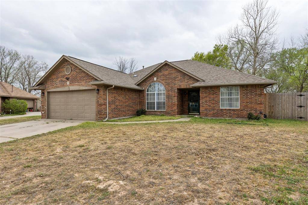 3616 Maggie CIR, Norman, OK 73072
