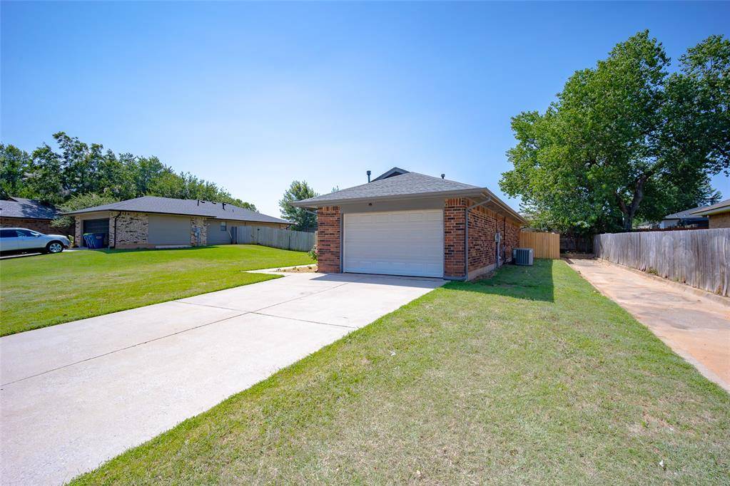 222 W Maple Branch WAY, Mustang, OK 73064