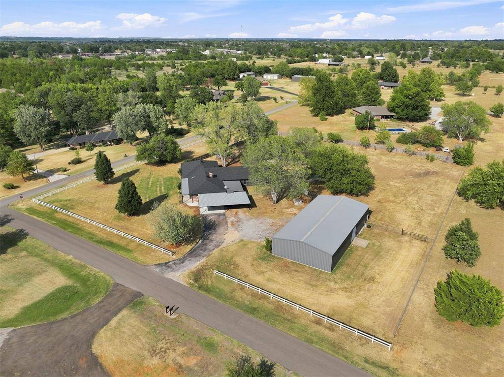 310 Cottonwood DR, Tuttle, OK 73089