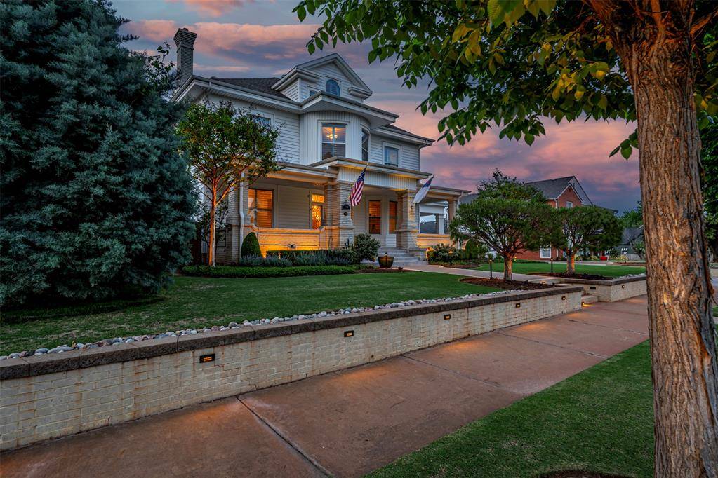 716 E NOBLE AVE, Guthrie, OK 73044