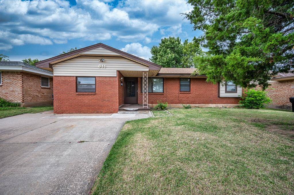 811 NW 1st ST, Moore, OK 73160