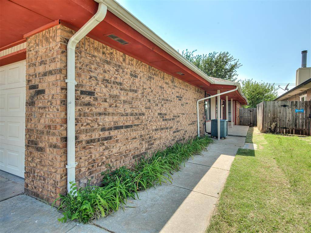 9025 N Rockwell DR, Oklahoma City, OK 73132