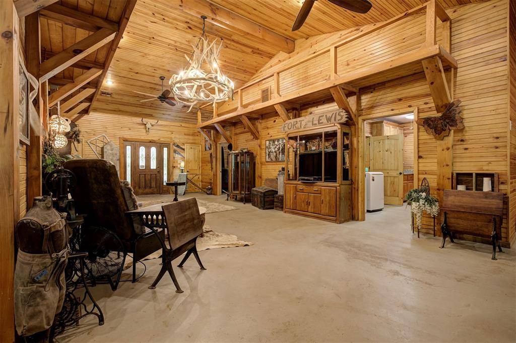 9401 Flat Armadillo RD, Lexington, OK 73051