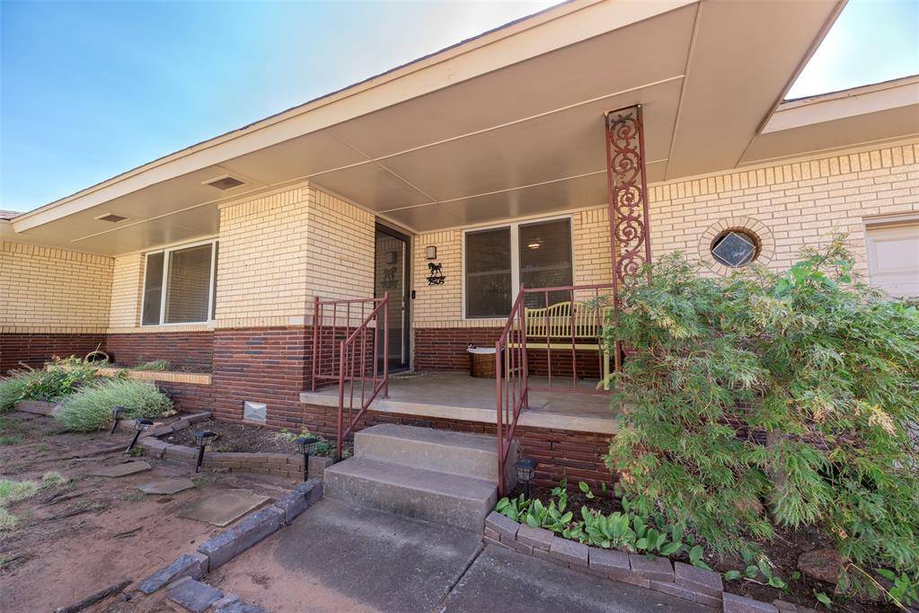 2505 Robin RD, Midwest City, OK 73110