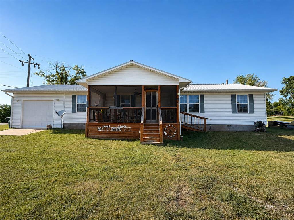 304 W 5th ST, Asher, OK 74826