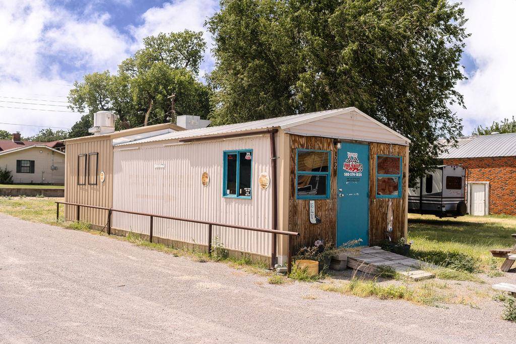 223 S Sheb Wooley AVE, Erick, OK 73645