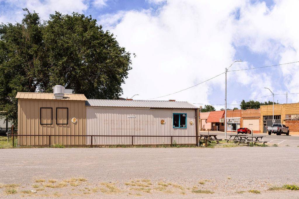 223 S Sheb Wooley AVE, Erick, OK 73645