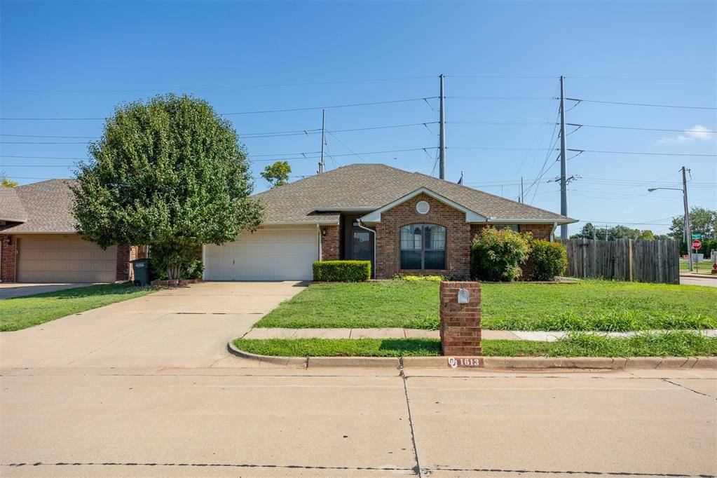 1613 Pinnacle LN, Edmond, OK 73003