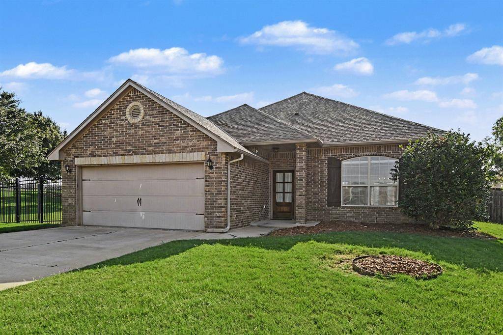 2132 Newbrook DR, Edmond, OK 73003