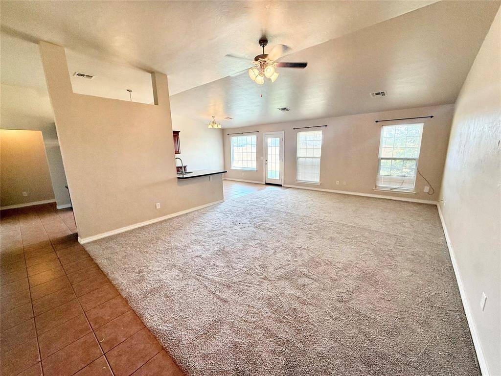 1512 Sommerset PL, Altus, OK 73521