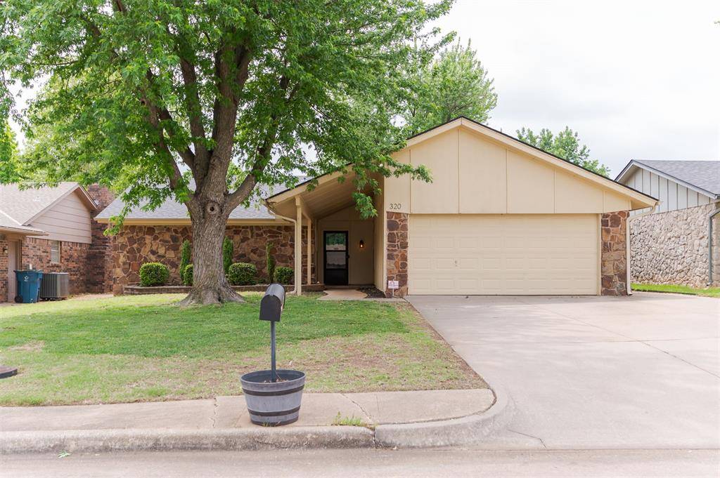 320 Elwood DR, Edmond, OK 73013