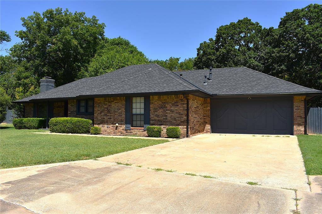 2449 Whispering Oak DR, Seminole, OK 74868
