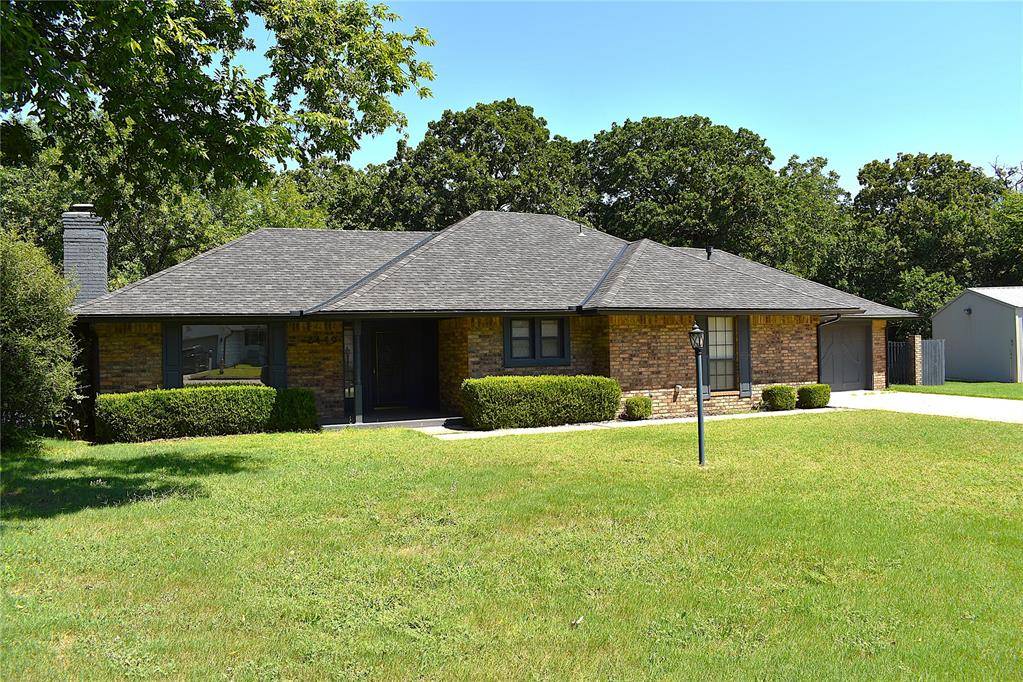 2449 Whispering Oak DR, Seminole, OK 74868