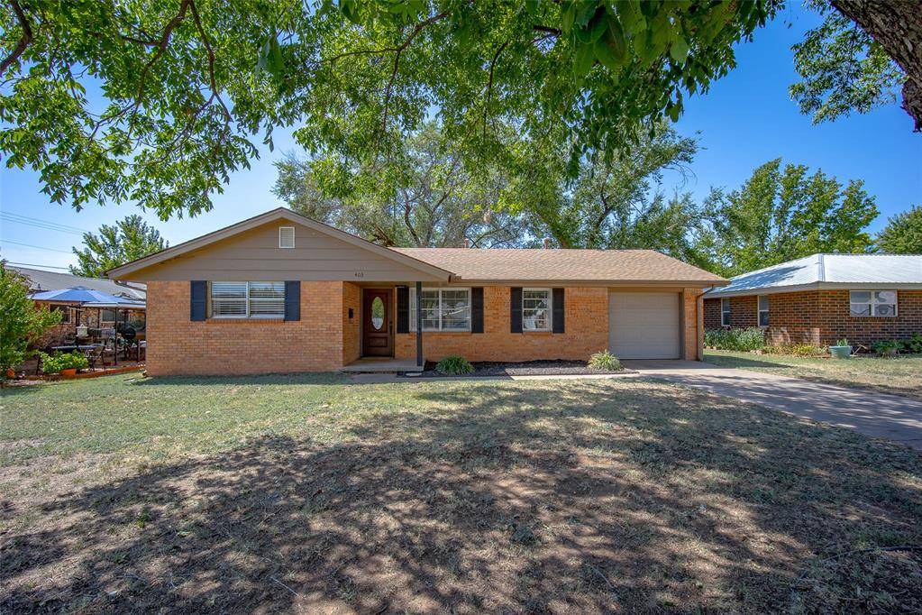 403 Garrett AVE, Lindsay, OK 73052
