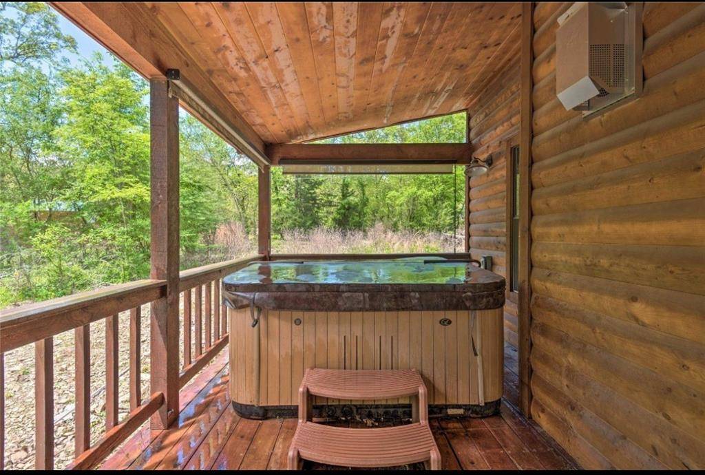 35 Triggerfish RD, Broken Bow, OK 74728