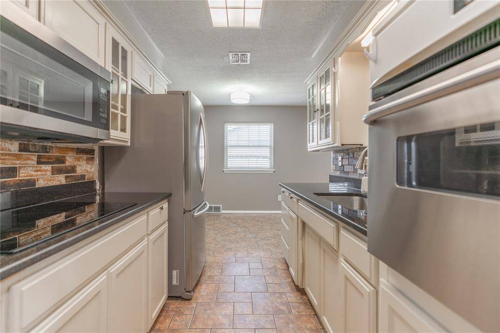 5701 NW 58th ST, Warr Acres, OK 73122