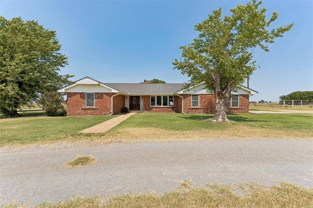 258400 E 805 RD, Watonga, OK 73772