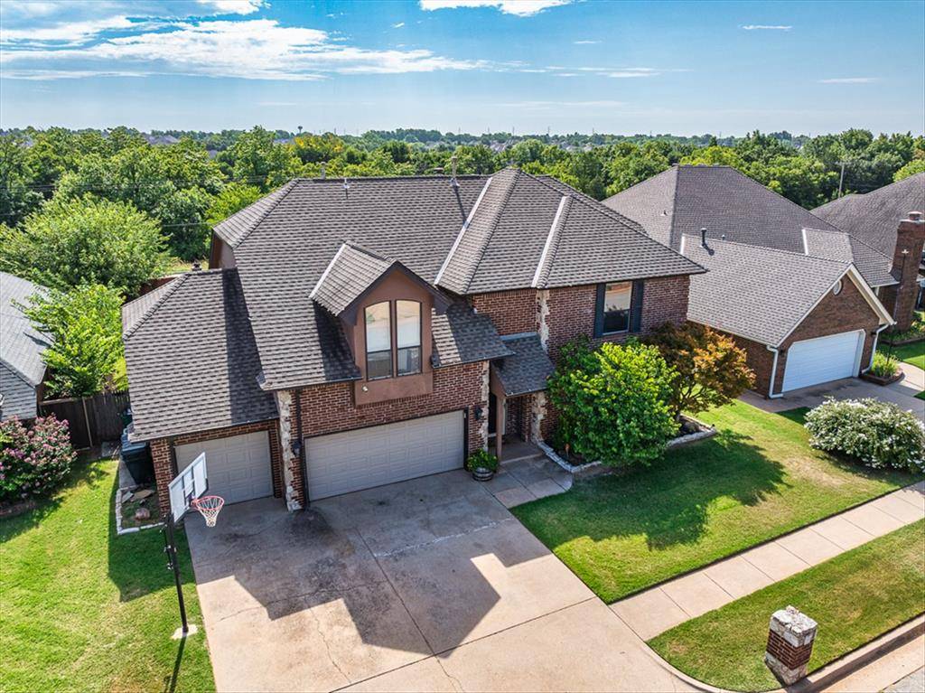 19704 Harness CT, Edmond, OK 73012