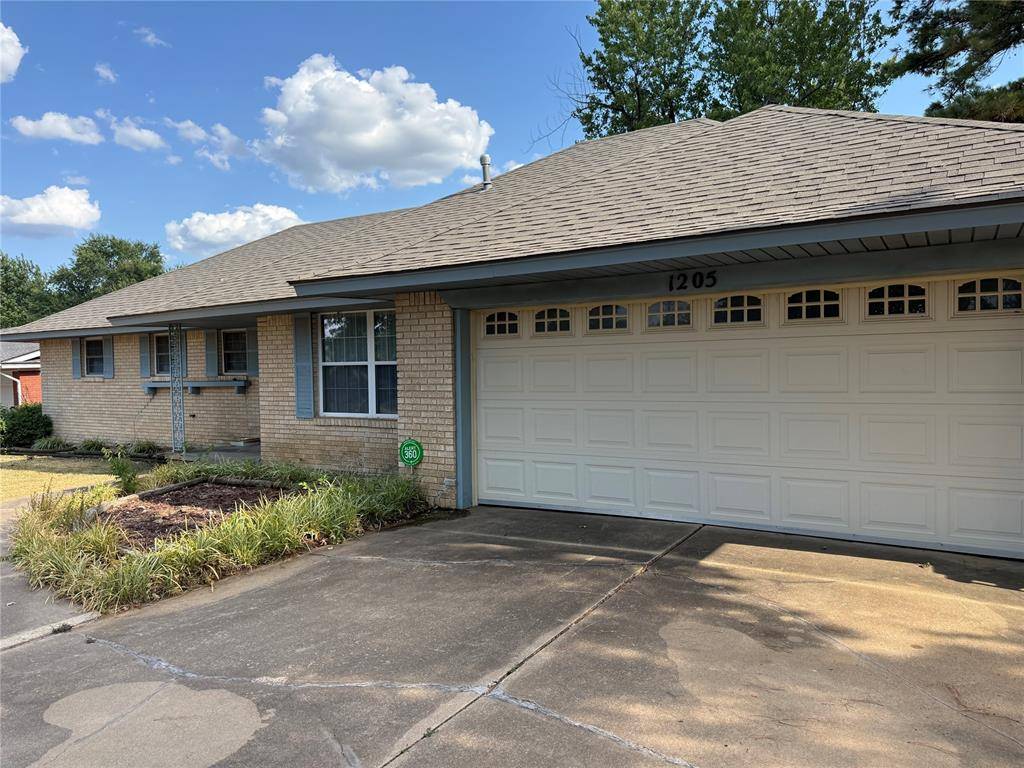 1205 Charles DR, Shawnee, OK 74804