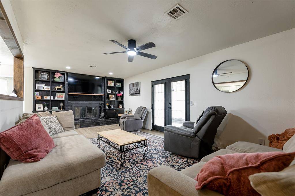 104 Peggy DR, Elk City, OK 73644