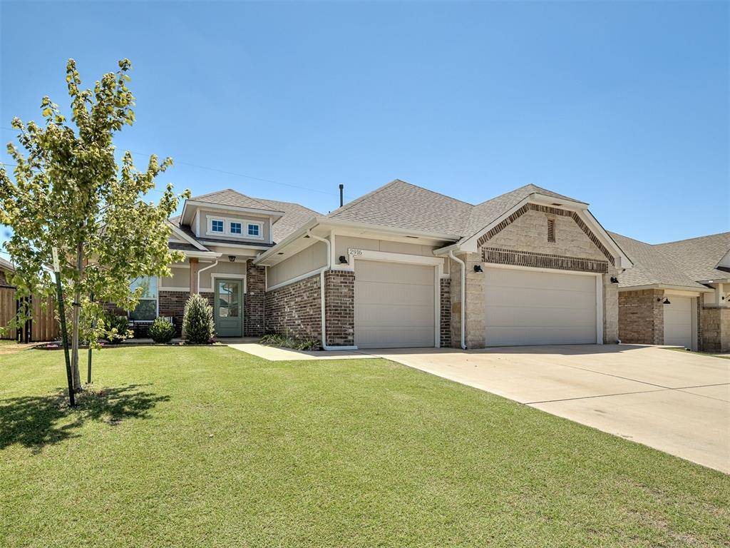2916 SE 24th ST, Moore, OK 73160