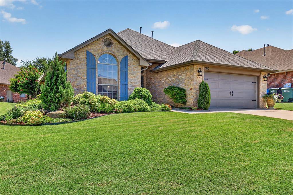 300 Crossland CT, Edmond, OK 73003