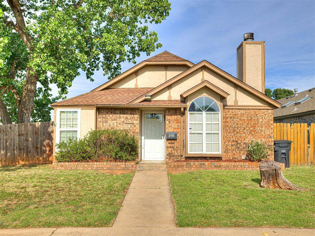 2143 Lonnie LN, Moore, OK 73170