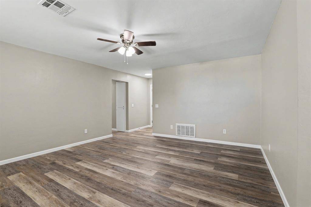 2012 Mary AVE, Seminole, OK 74868
