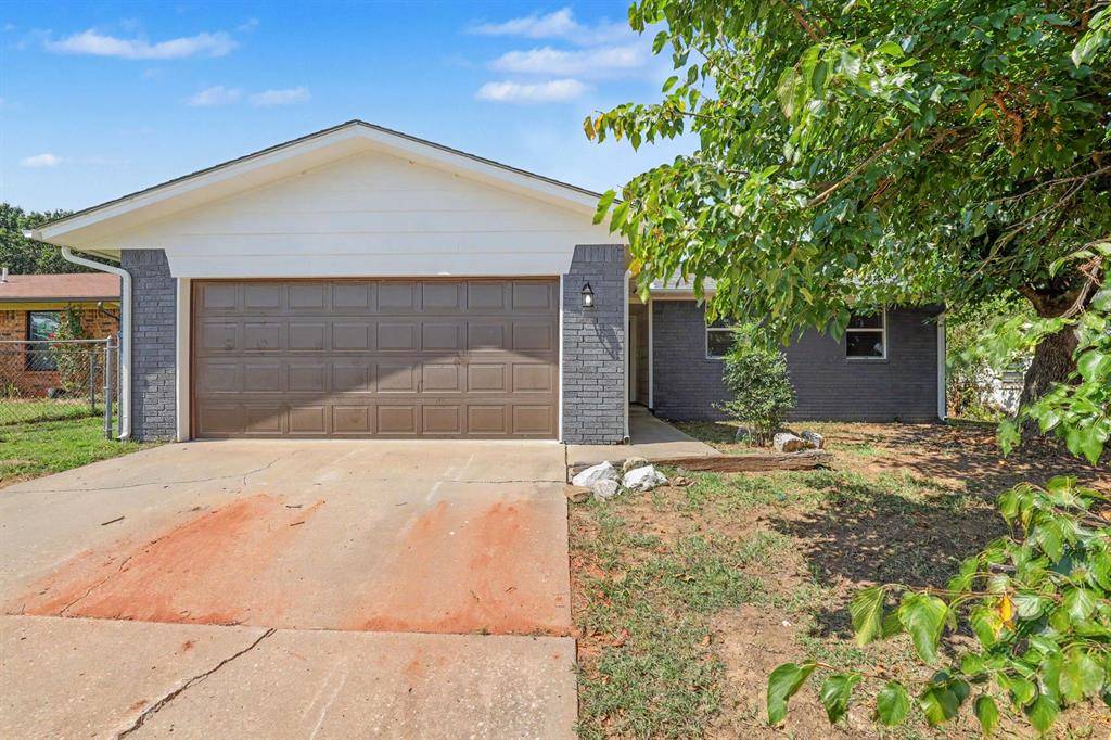 2012 Mary AVE, Seminole, OK 74868