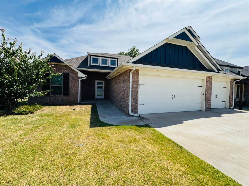 828 E Barajas TER, Mustang, OK 73064