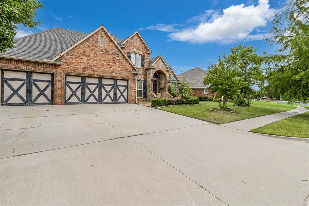3905 Carrington LN, Norman, OK 73072