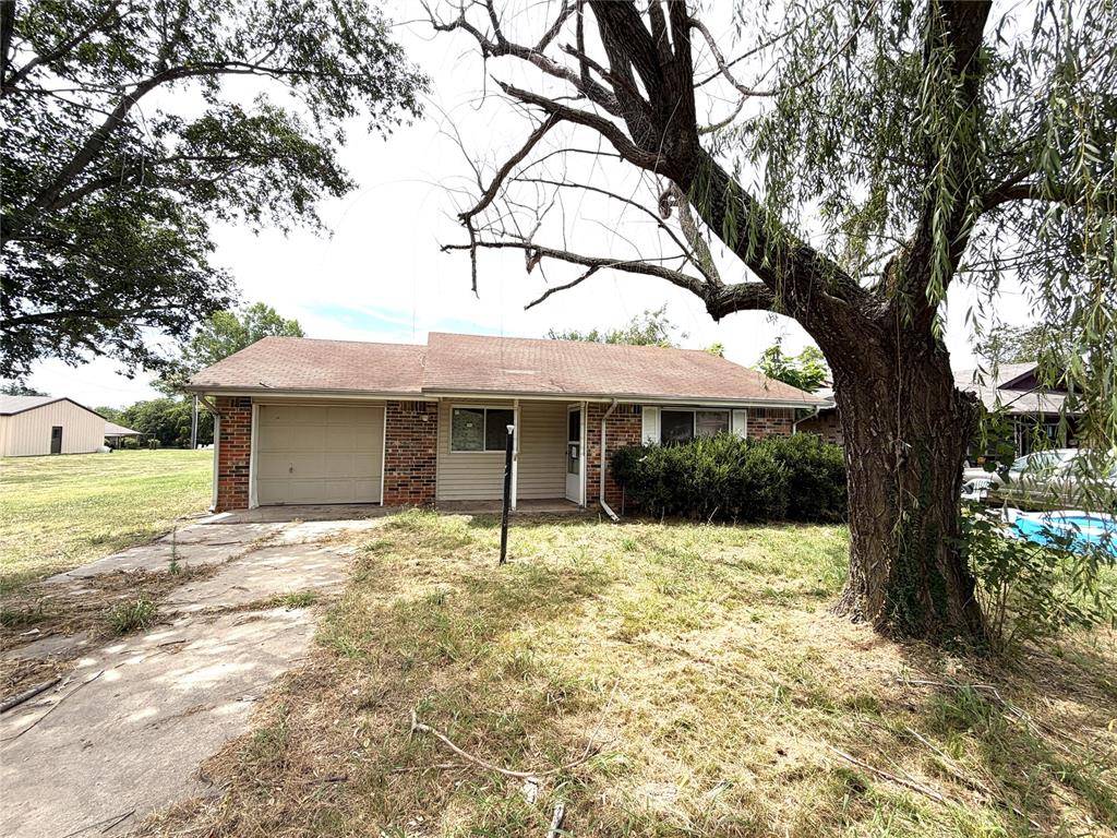 1819 W Midland ST, Shawnee, OK 74804