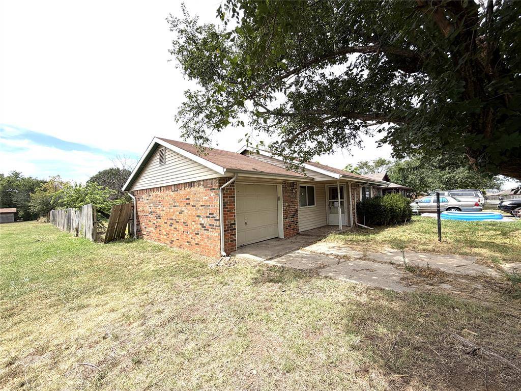 1819 W Midland ST, Shawnee, OK 74804